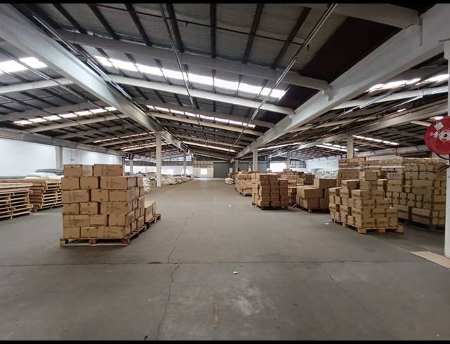 3,353M² WAREHOUSE TO LET IN NEW GERMANY